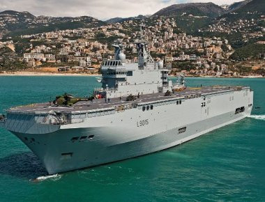 Ιαπωνία: Αμερικανοί Πεζοναύτες στο γαλλικό Mistral (βίντεο)